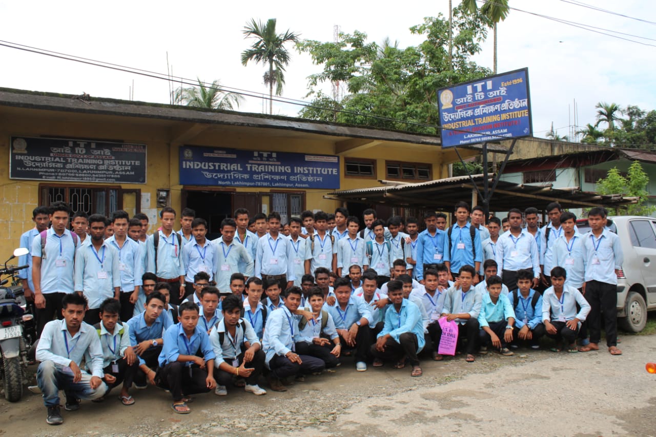 Students at work in a practical training lab